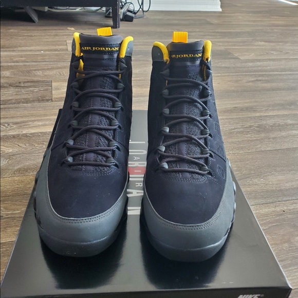 Jordan Retro 9